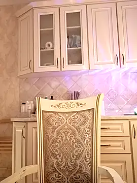 Snapshot of mom4you chatting on January 5, 2025, 9:05 am mom4you online show from January 5, 2025, 9:05 am