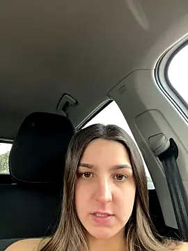 DoriDeluxe66 online show from November 17, 2025, 9:59 am