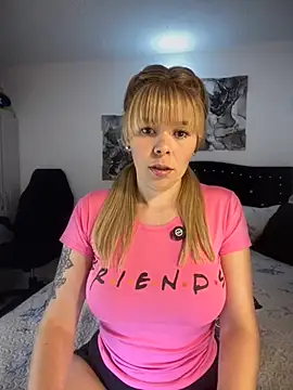 carolina16love online show from November 22, 2025, 10:09 pm