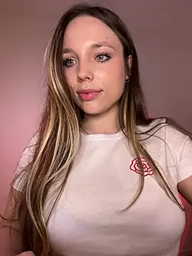 Snapshot of Sara_Browney chatting on February 4, 2025, 10:02 pm Sara Browney online show from February 4, 2025, 10:02 pm