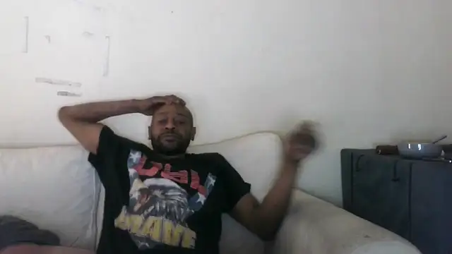 CuzzyB69 online show from April 15, 2026, 3:46 am