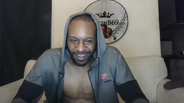 CuzzyB69 online show from April 16, 2026, 11:07 pm