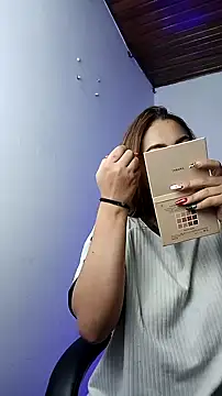 Emiily W online show from December 9, 2024, 10:11 am