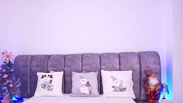 naia blessed online show from December 15, 2025, 7:07 pm