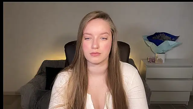 EvaMaddison online show from March 19, 2026, 5:33 am