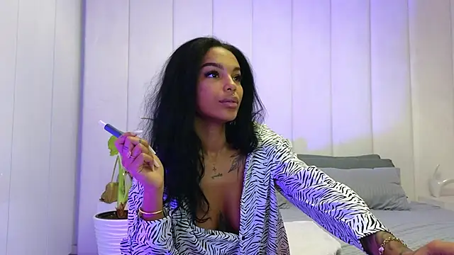 KimiBrown online show from January 7, 2025, 6:05 am