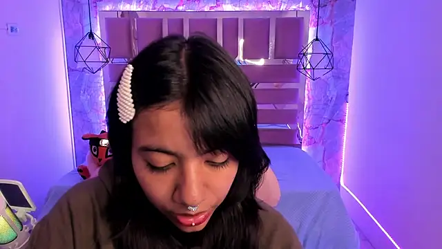 Nami usagi online show from December 6, 2024, 12:49 pm