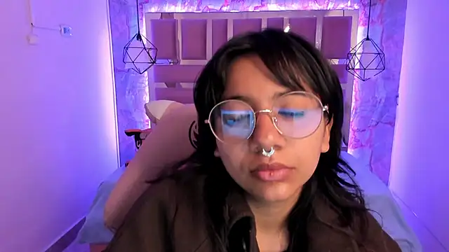 Nami usagi online show from December 10, 2024, 12:05 pm