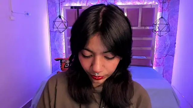 Nami usagi online show from December 11, 2024, 12:02 pm