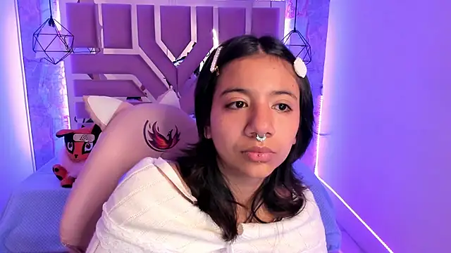 Nami usagi online show from December 19, 2024, 12:01 pm