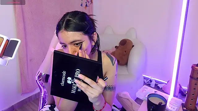 Nami usagi online show from September 21, 2025, 4:52 pm