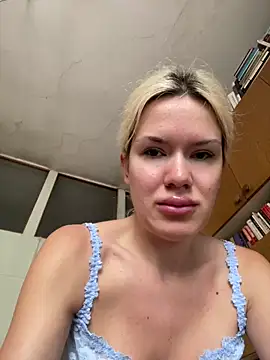 Snapshot of Keylili chatting on May 8, 2026, 8:19 am Keylili online show from May 8, 2026, 8:19 am