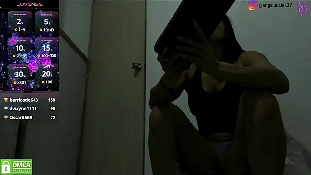 Snapshot of angel_mouna chatting on October 22, 2025, 10:53 pm angel mouna online show from October 22, 2025, 10:53 pm