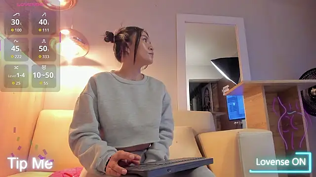 Snapshot of bonie_lov chatting on February 25, 2026, 10:30 pm bonie lov online show from February 25, 2026, 10:30 pm