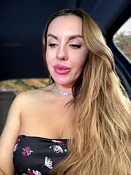 Snapshot of Kalli_Fornia chatting on October 5, 2025, 8:12 am Kalli Fornia online show from October 5, 2025, 8:12 am