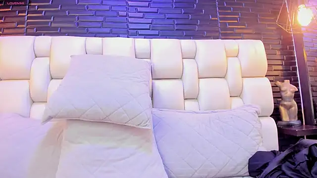 Snapshot of Salo_Heaven chatting on January 20, 2025, 7:46 pm Salo Heaven online show from January 20, 2025, 7:46 pm