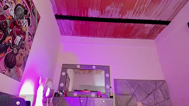 Snapshot of Sweet_Cinthia chatting on December 16, 2025, 5:51 pm Sweet Cinthia online show from December 16, 2025, 5:51 pm