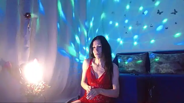 ElysaSun online show from February 1, 2026, 6:39 pm