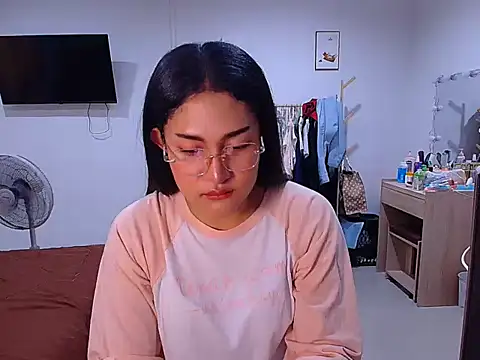 Snapshot of plysaithailand chatting on February 21, 2026, 8:15 am plysaithailand online show from February 21, 2026, 8:15 am