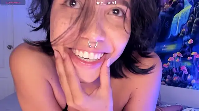 Snapshot of Ashlleycam_ chatting on December 31, 2024, 6:59 am Ashlleycam online show from December 31, 2024, 6:59 am