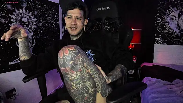 Snapshot of josh__ackerman chatting on March 17, 2025, 12:08 am josh ackerman online show from March 17, 2025, 12:08 am