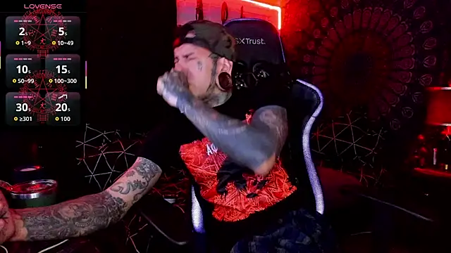 Snapshot of josh__ackerman chatting on October 7, 2025, 7:11 pm josh ackerman online show from October 7, 2025, 7:11 pm