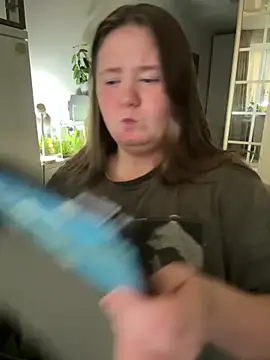 remirann  online show from March 18, 2025, 3:53 pm