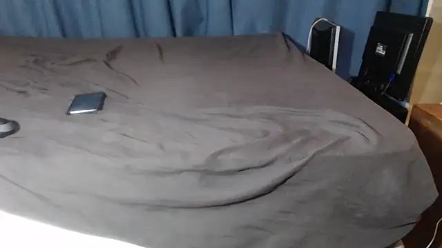 Sweetslender online show from January 7, 2026, 7:33 am