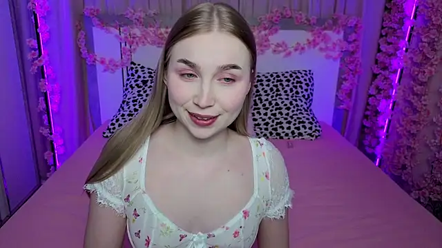 LilyStarlight online show from April 18, 2026, 3:54 am