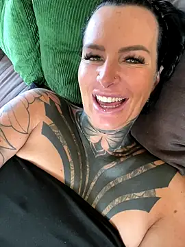 InkedBiitch online show from October 1, 2025, 8:53 am