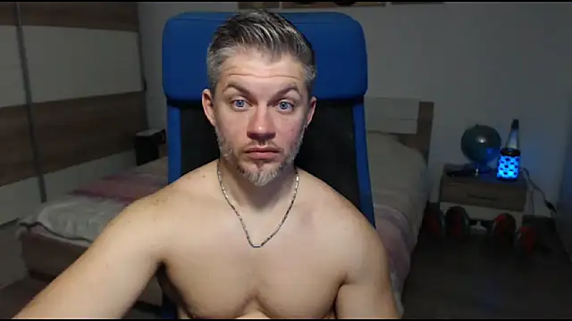 RobbyShawz online show from February 24, 2025, 10:48 am