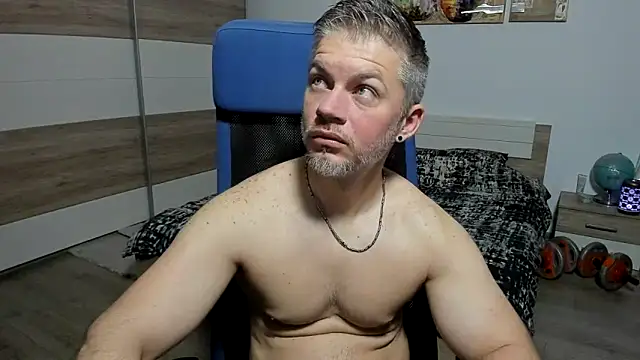 RobbyShawz online show from May 18, 2026, 4:40 am