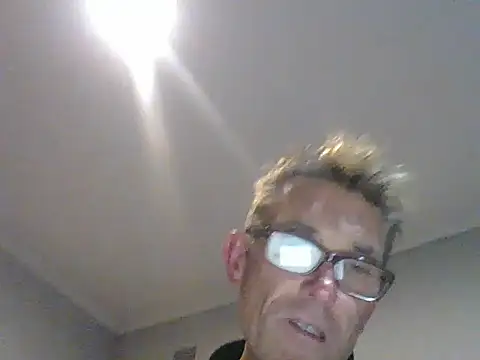 xykenrahxh online show from December 13, 2024, 9:09 pm