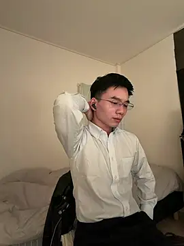 asiahot liam online show from January 15, 2026, 11:04 am