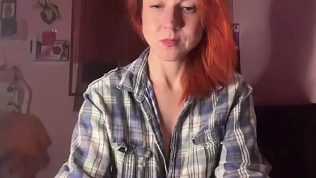 Nikky Divine online show from December 5, 2025, 8:05 pm