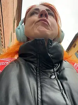 Nikky Divine online show from March 29, 2026, 8:25 am