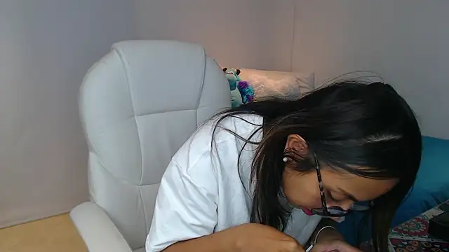 Snapshot of Gabi_morales chatting on February 10, 2025, 3:35 am Gabi morales online show from February 10, 2025, 3:35 am