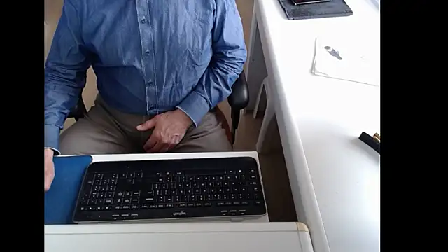 dutchpornking online show from April 12, 2026, 6:29 am