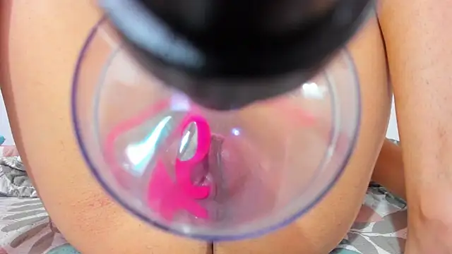 Snapshot of iamvicky_4 chatting on February 19, 2026, 4:52 am iamvicky 4 online show from February 19, 2026, 4:52 am