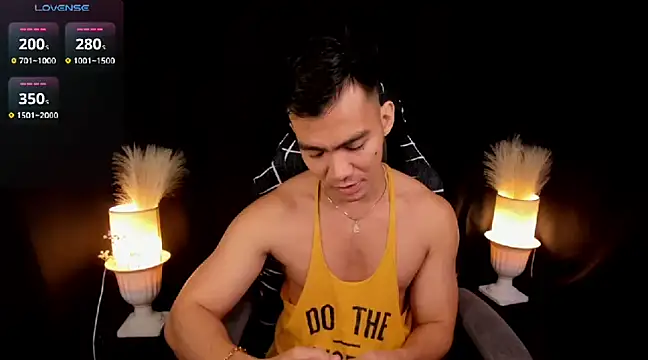 Snapshot of 000batman000 chatting on March 7, 2025, 1:53 am 000batman000 online show from March 7, 2025, 1:53 am