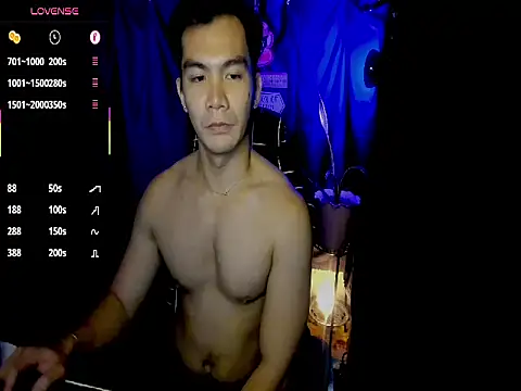 Snapshot of 000batman000 chatting on February 16, 2026, 2:24 pm 000batman000 online show from February 16, 2026, 2:24 pm