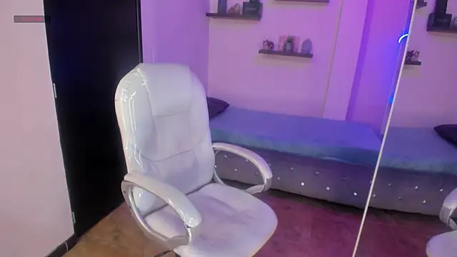 Catalinaa martinez online show from December 11, 2024, 7:36 pm