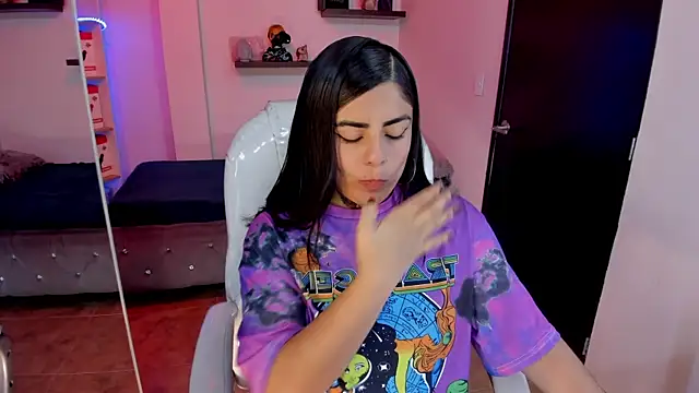 Catalinaa martinez online show from February 21, 2025, 8:38 pm