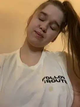 Snapshot of HornyGirlH chatting on March 1, 2025, 1:11 am HornyGirlH online show from March 1, 2025, 1:11 am