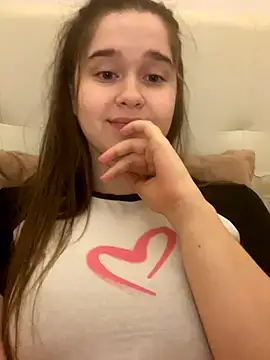 Snapshot of HornyGirlH chatting on October 21, 2025, 10:10 pm HornyGirlH online show from October 21, 2025, 10:10 pm