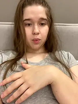 HornyGirlH online show from November 30, 2025, 2:26 am