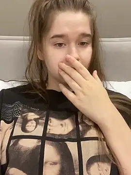 HornyGirlH online show from December 1, 2025, 2:38 am