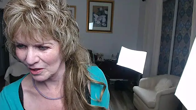 SindeeDix online show from February 26, 2025, 9:27 pm