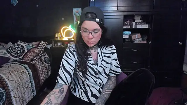Snapshot of Lilmarieee chatting on January 18, 2025, 9:55 pm Lilmarieee online show from January 18, 2025, 9:55 pm