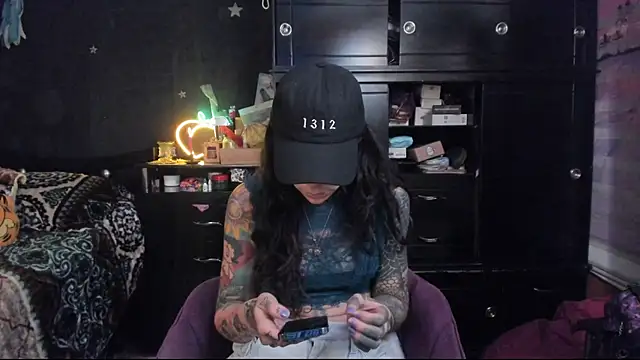 Snapshot of Lilmarieee chatting on January 25, 2025, 10:28 pm Lilmarieee online show from January 25, 2025, 10:28 pm
